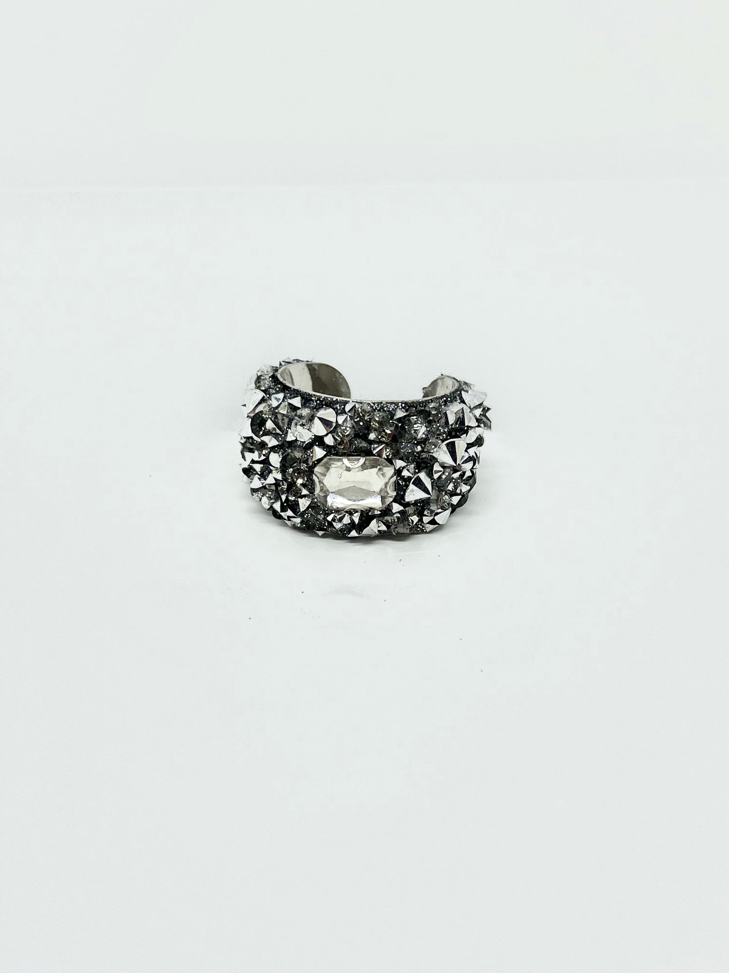 Foxi jewel knot cover