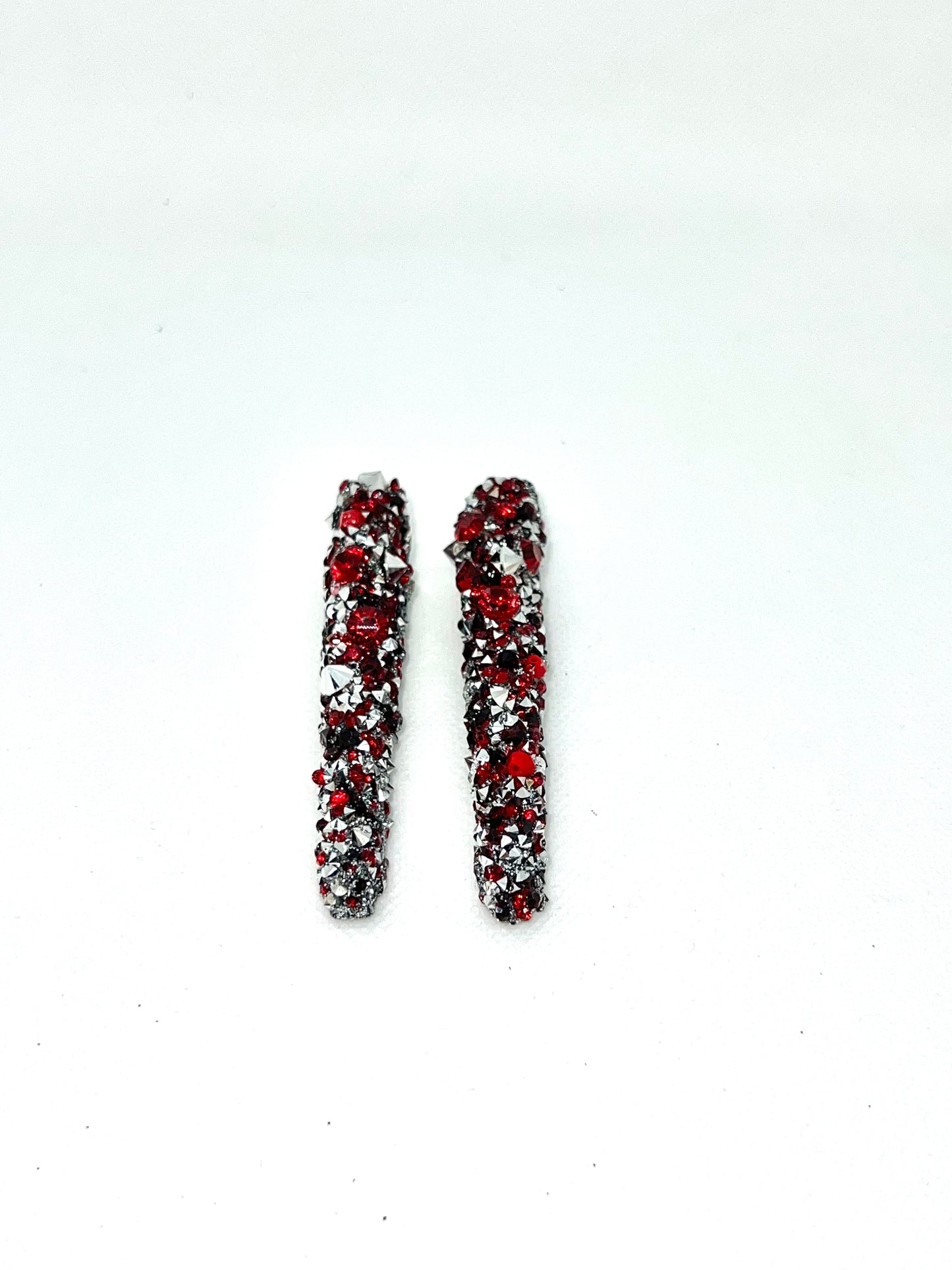 Red island clothespins